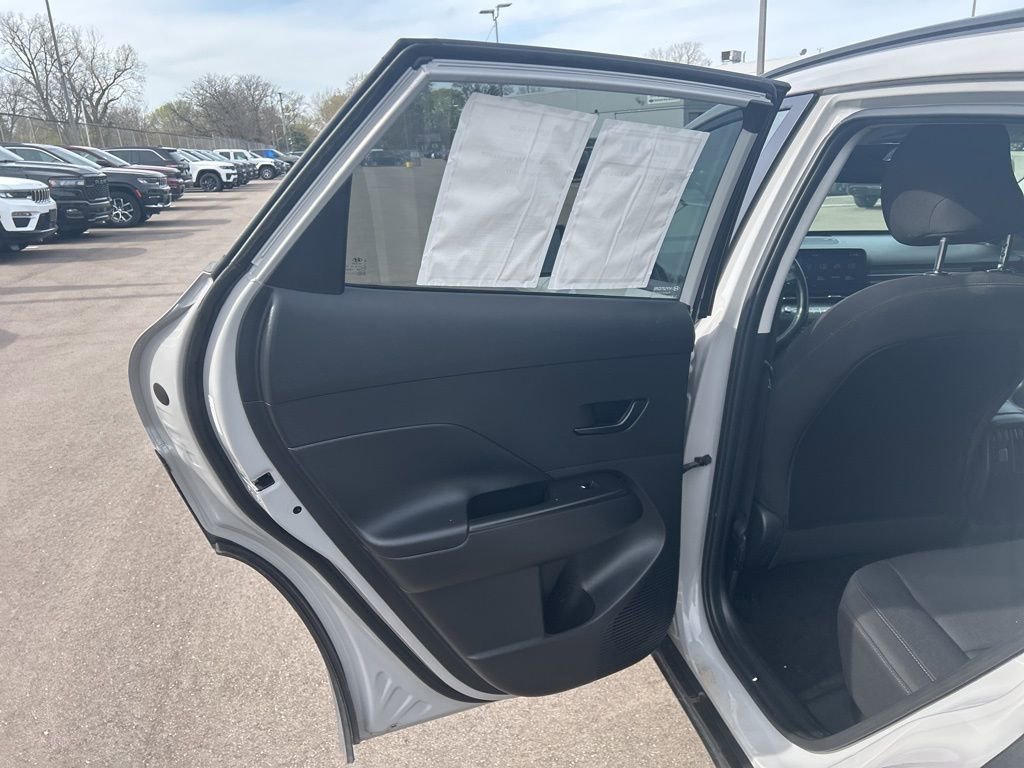 Used 2024 Hyundai Kona SEL AWD/4WD image 14