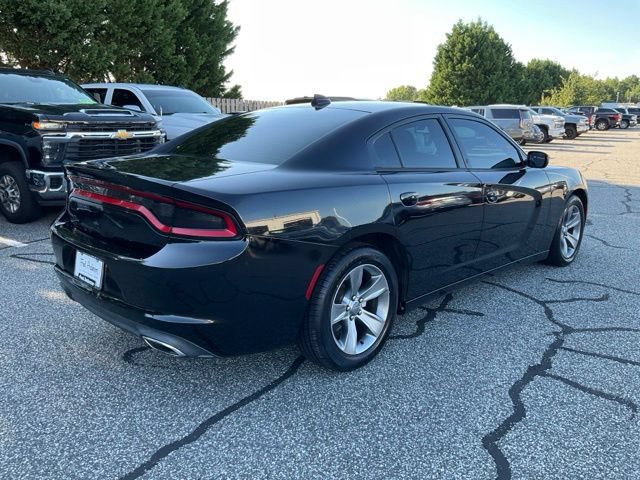 Used 2016 Dodge Charger SXT RWD image 22