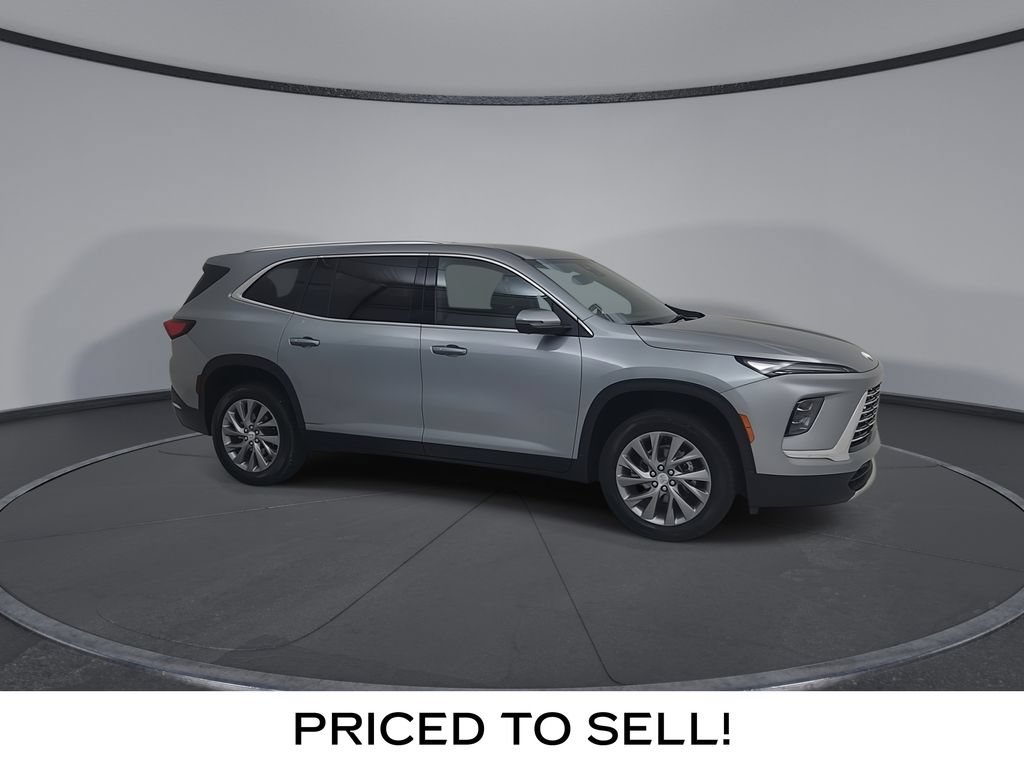 Used 2025 Buick Enclave Preferred FWD image 2