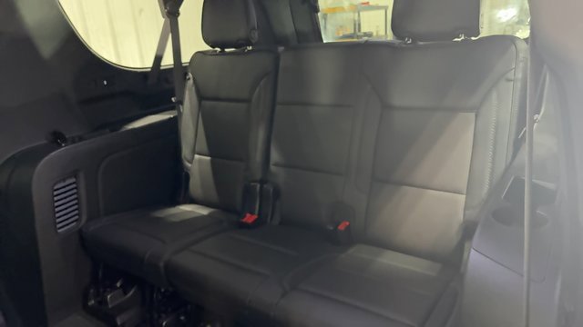 Used 2024 GMC Yukon XL Denali image 12