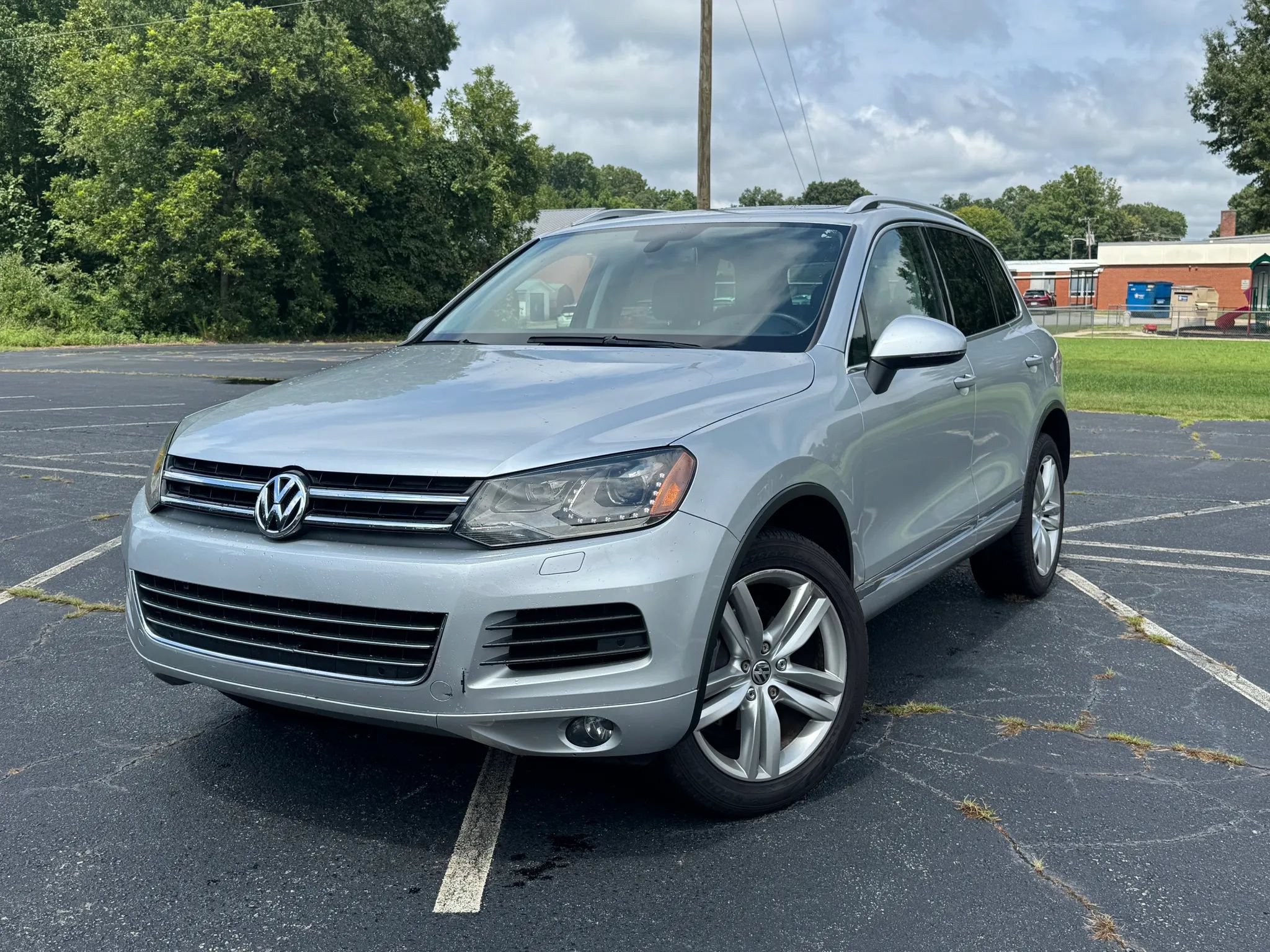 Used 2013 Volkswagen Touareg VR6 AWD/4WD image 1