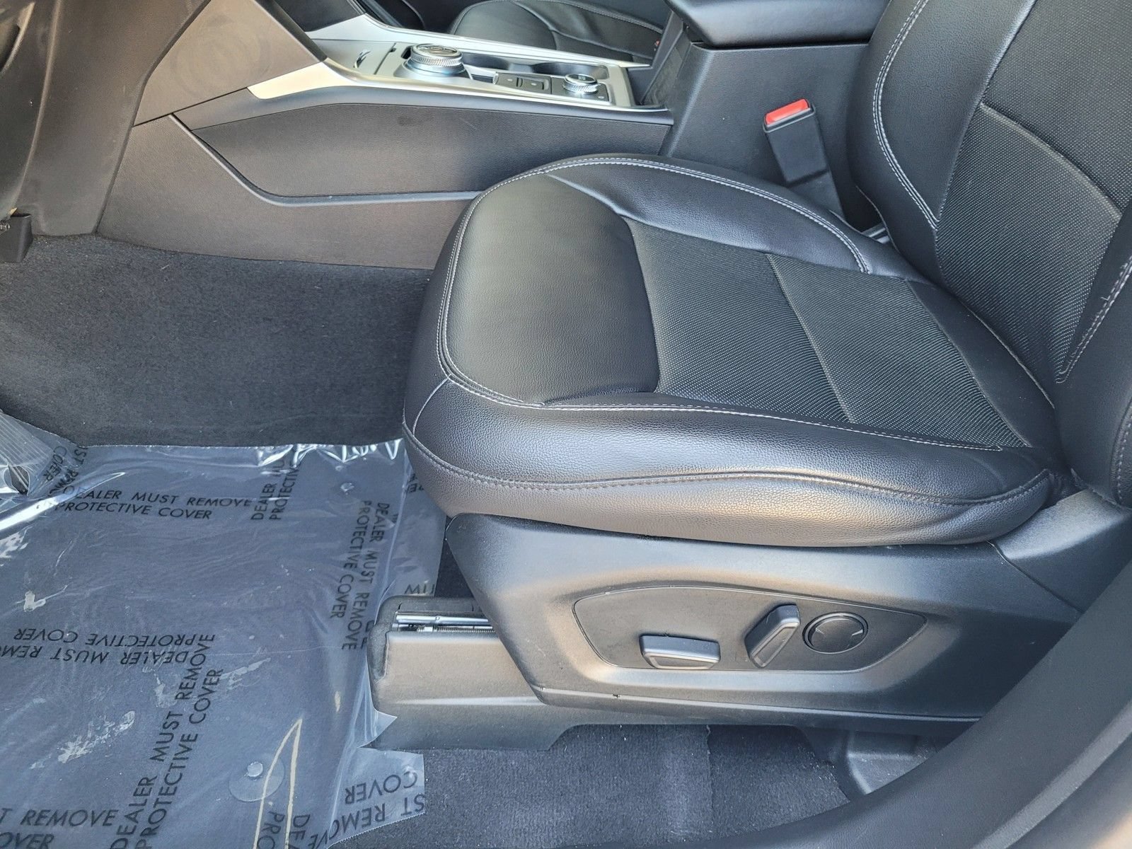 Certified 2023 Ford Explorer Limited w/ Limited Technology Package AWD/4WD image 22