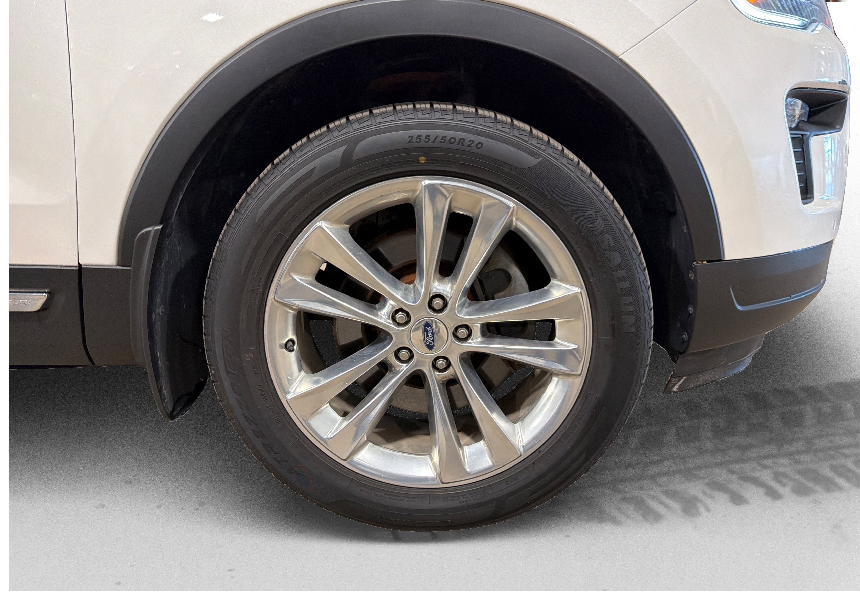 Used 2018 Ford Explorer XLT w/ Equipment Group 202A AWD/4WD image 52