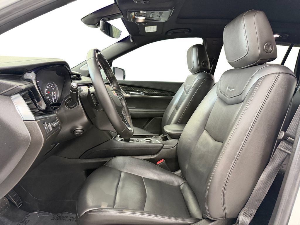 Used 2022 Cadillac XT6 Premium Luxury w/ Technology Package AWD/4WD image 10