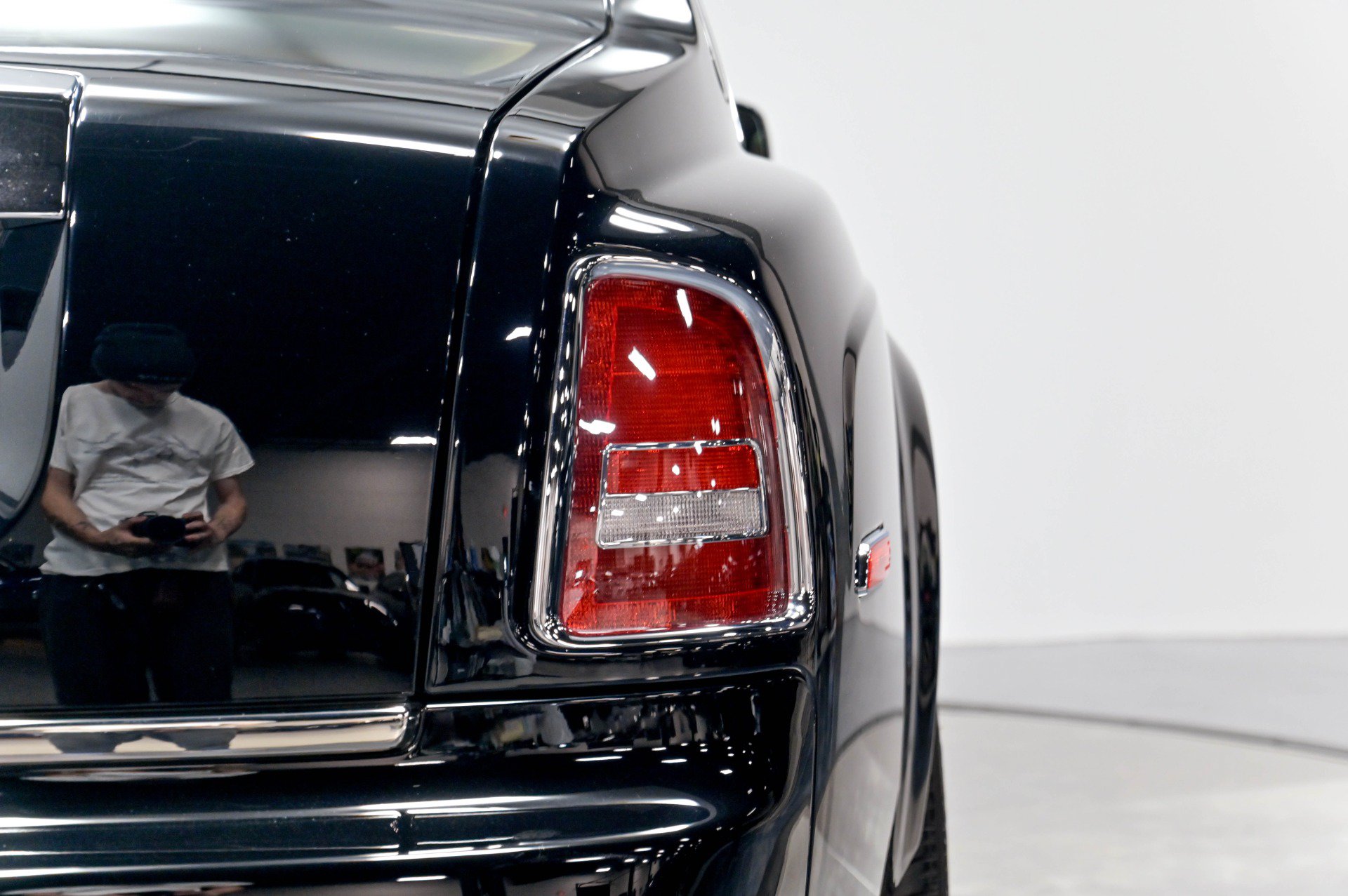Used 2013 Rolls-Royce Phantom Sedan RWD image 73
