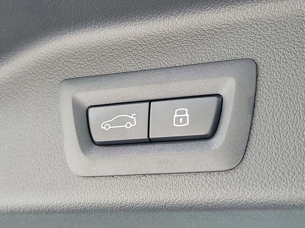 Used 2026 BMW X5 M60i image 12