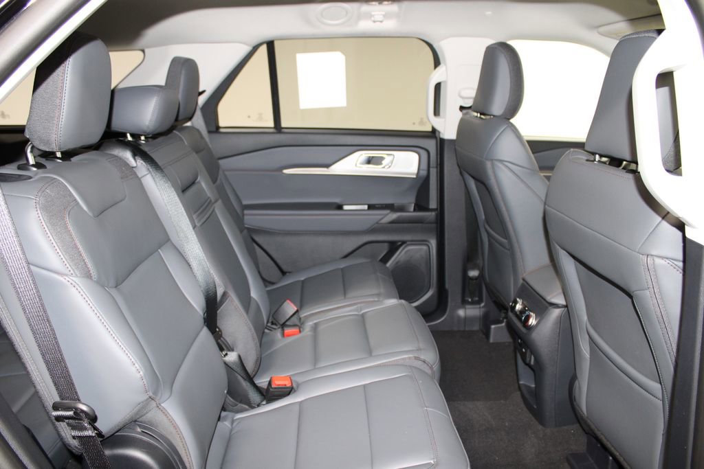New 2026 Ford Explorer Active RWD image 31