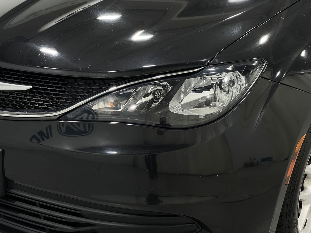 Used 2020 Chrysler Voyager Lxi image 33