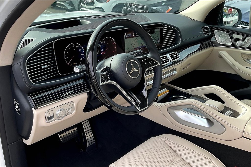 New 2026 Mercedes-Benz GLS 450 4MATIC image 6