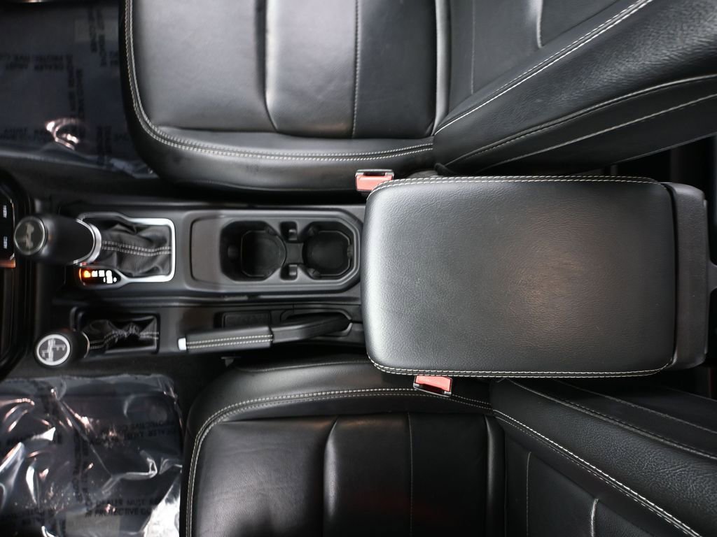 Used 2023 Jeep Wrangler Unlimited Sahara image 33