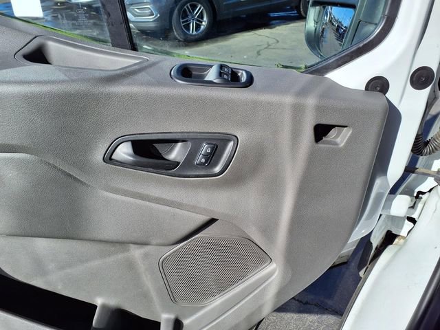 Certified 2022 Ford E-Transit Medium Roof image 23