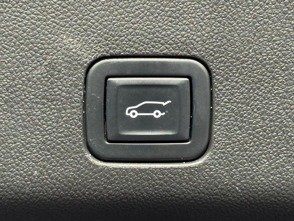 Certified 2022 Cadillac Escalade Sport Platinum image 14