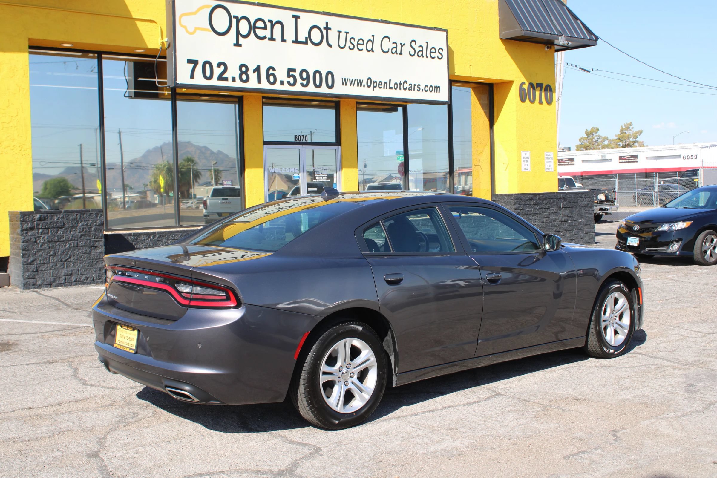 Used 2023 Dodge Charger SXT RWD image 5