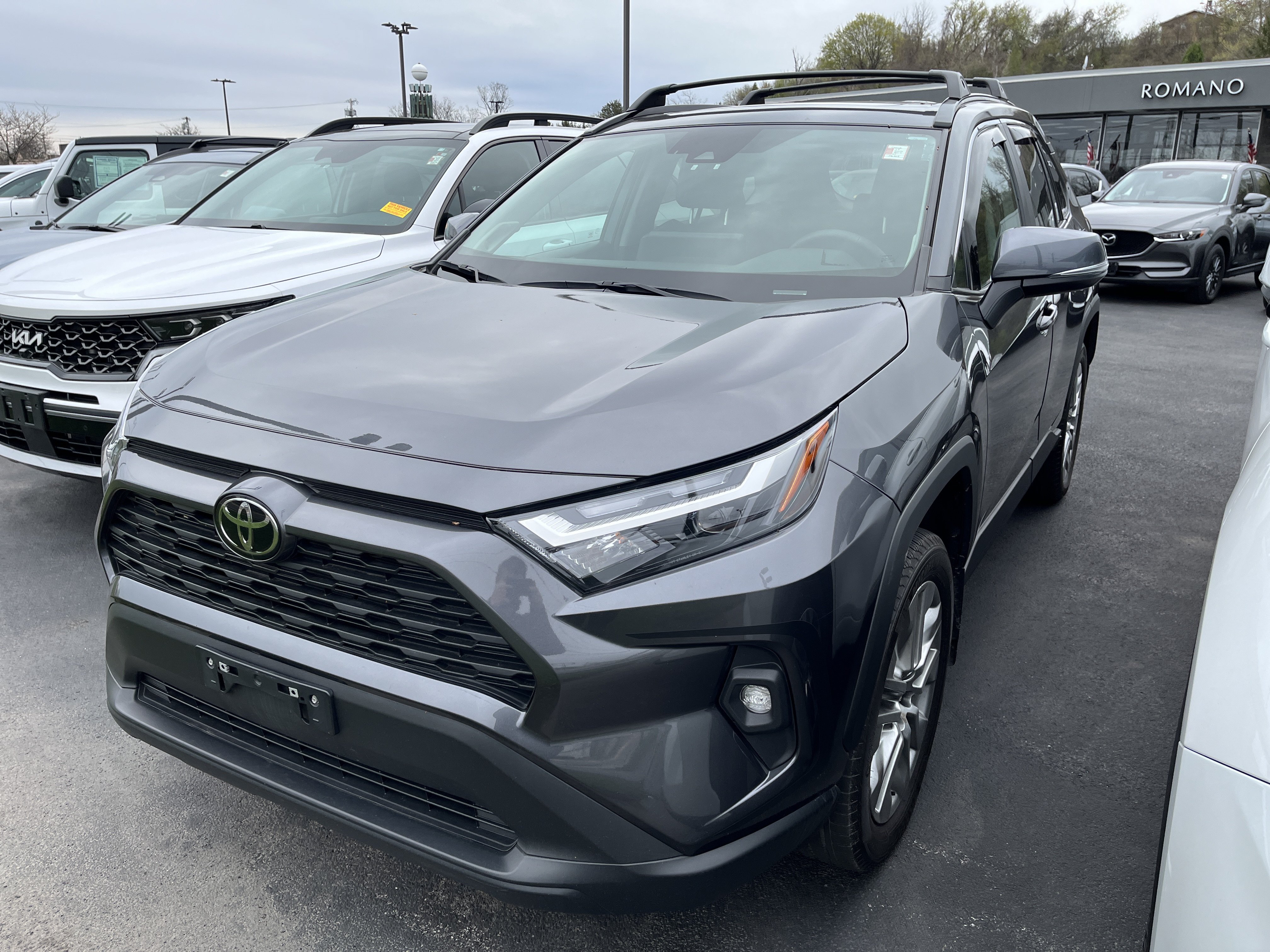 Used 2023 Toyota RAV4 XLE Premium AWD/4WD image 4
