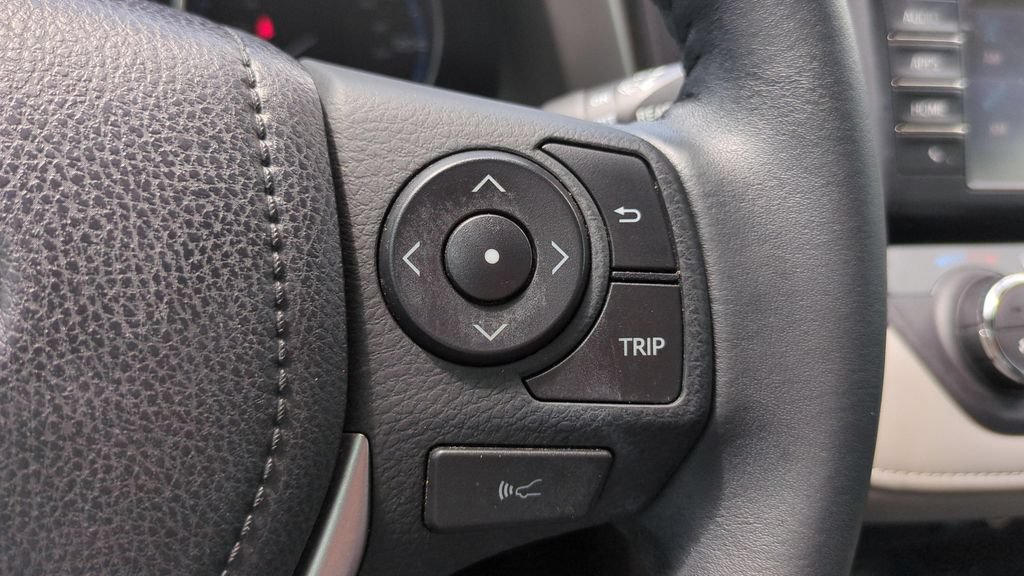 Used 2017 Toyota RAV4 Limited FWD image 21