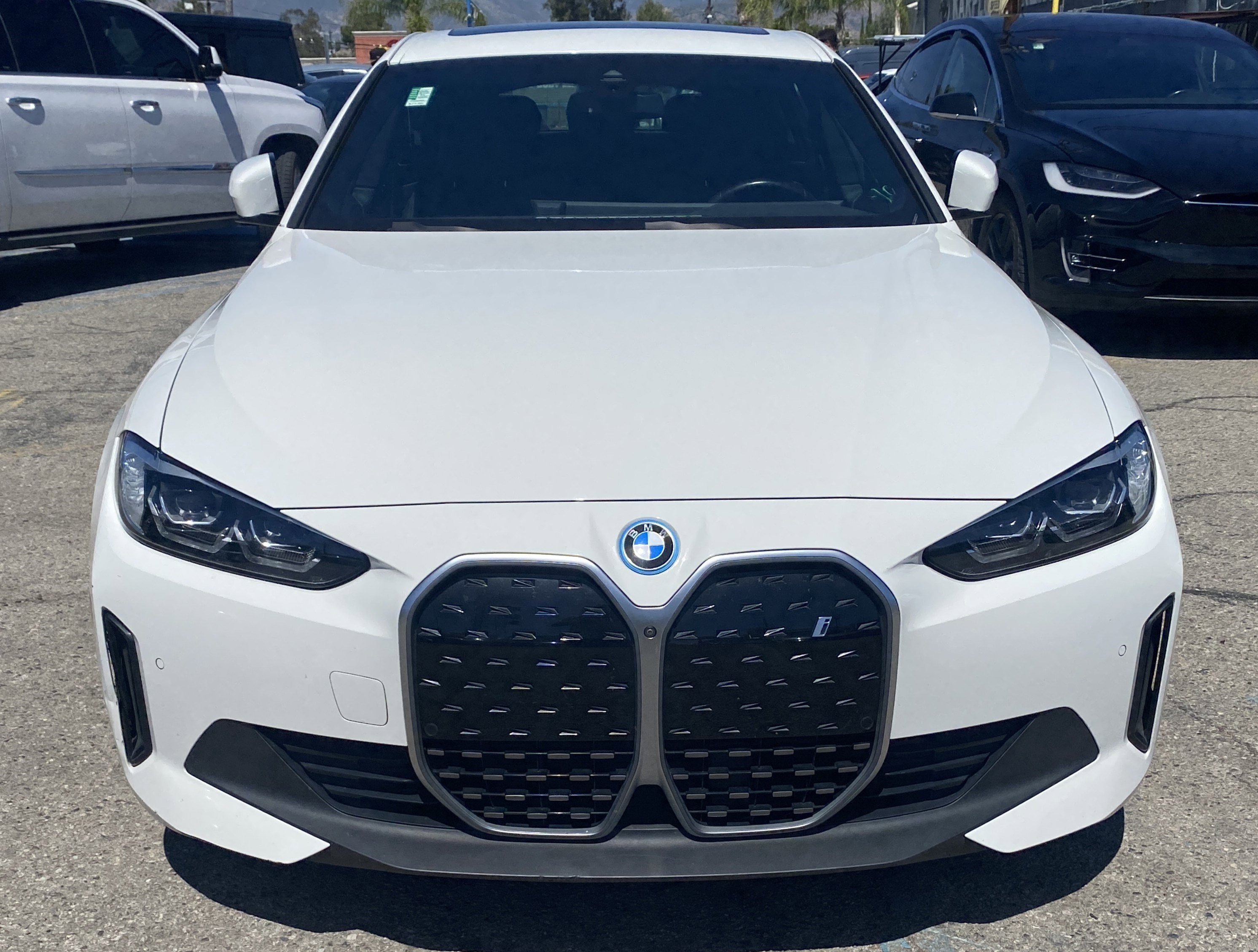 Used 2022 BMW i4 eDrive40 w/ Premium Package RWD image 3