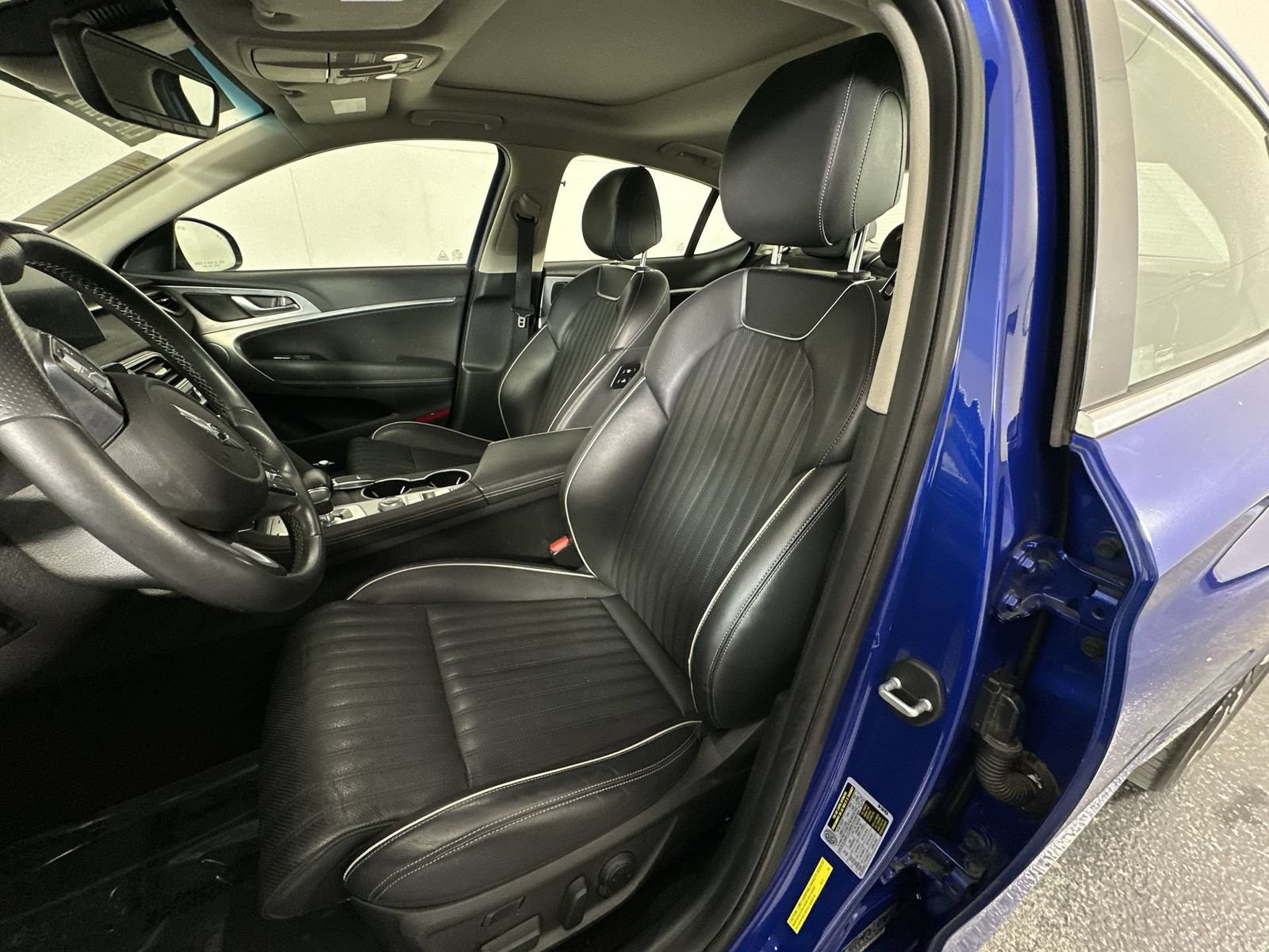 Used 2020 Genesis G70 3.3T AWD/4WD image 11