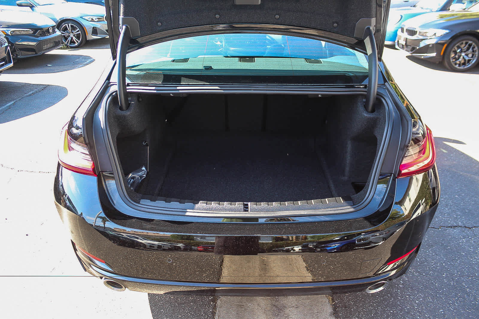 Used 2026 BMW 330i Sedan w/ Convenience Package RWD image 33