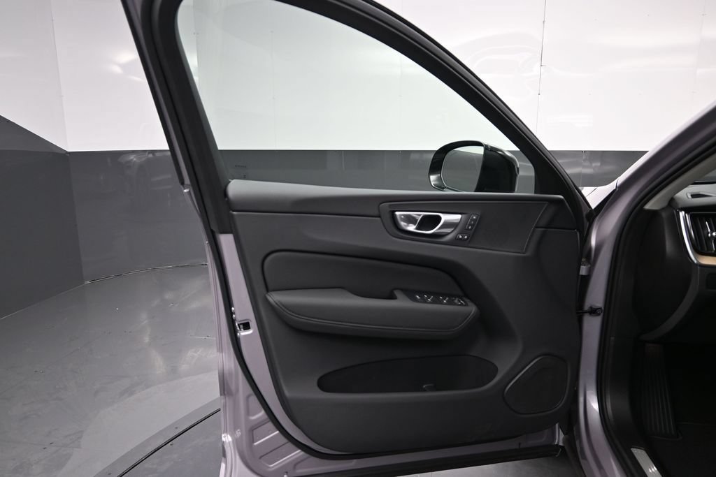 New 2026 Volvo XC60 B5 Core w/ Climate Package AWD/4WD image 20