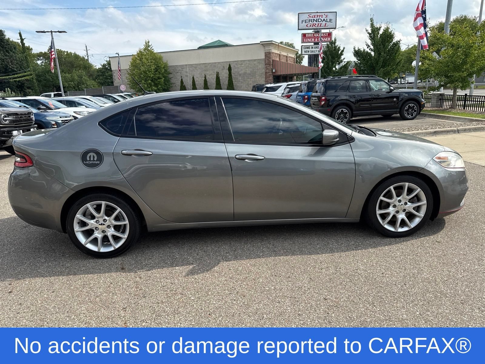 Used 2013 Dodge Dart SXT w/ Popular Equipment Group FWD image 2