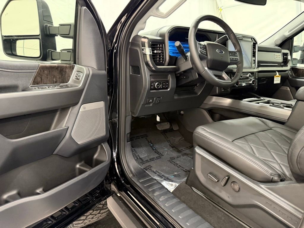 New 2026 Ford F250 Lariat w/ Black Appearance Package image 29