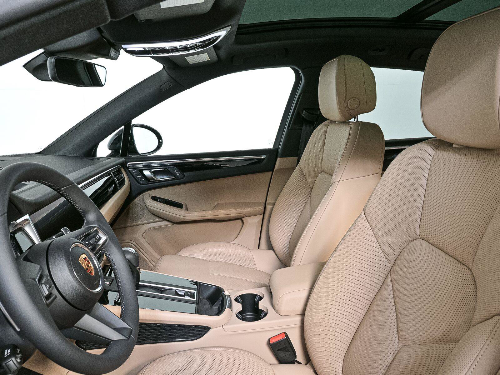 New 2026 Porsche Macan AWD/4WD image 5