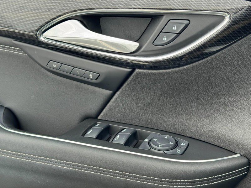 Used 2022 Buick Envision Essence w/ Safety Package image 24