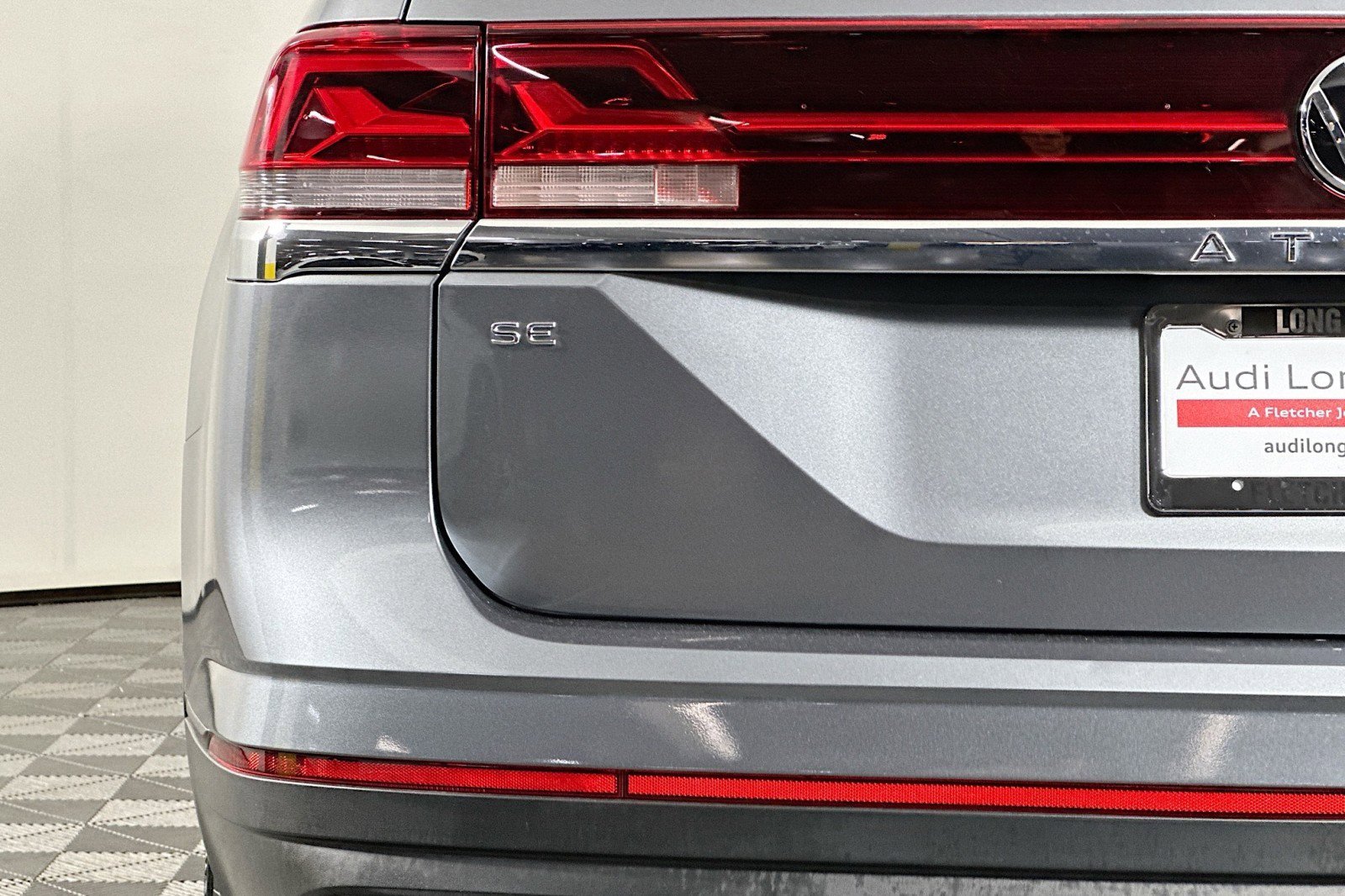 Used 2024 Volkswagen Atlas SE image 18