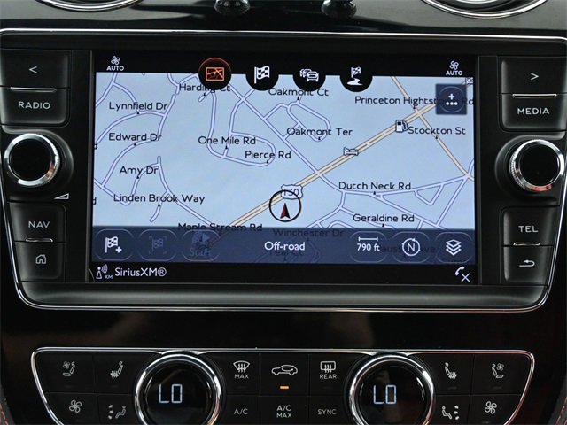 Used 2018 Bentley Bentayga image 38