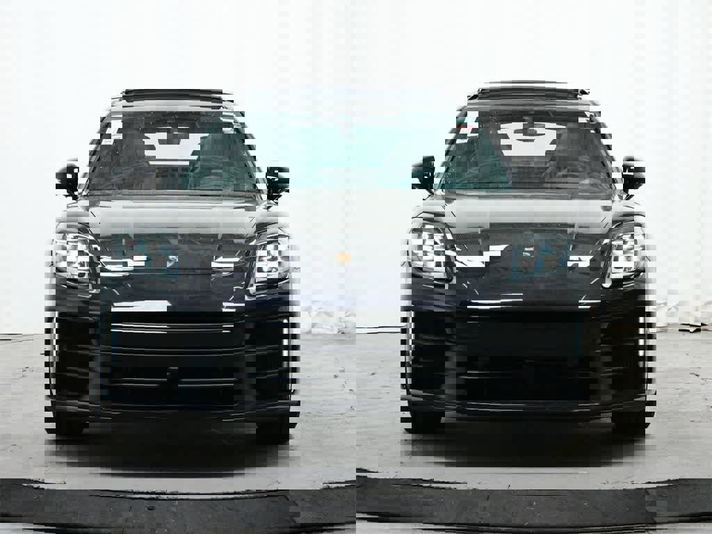New 2025 Porsche Panamera 4 image 10