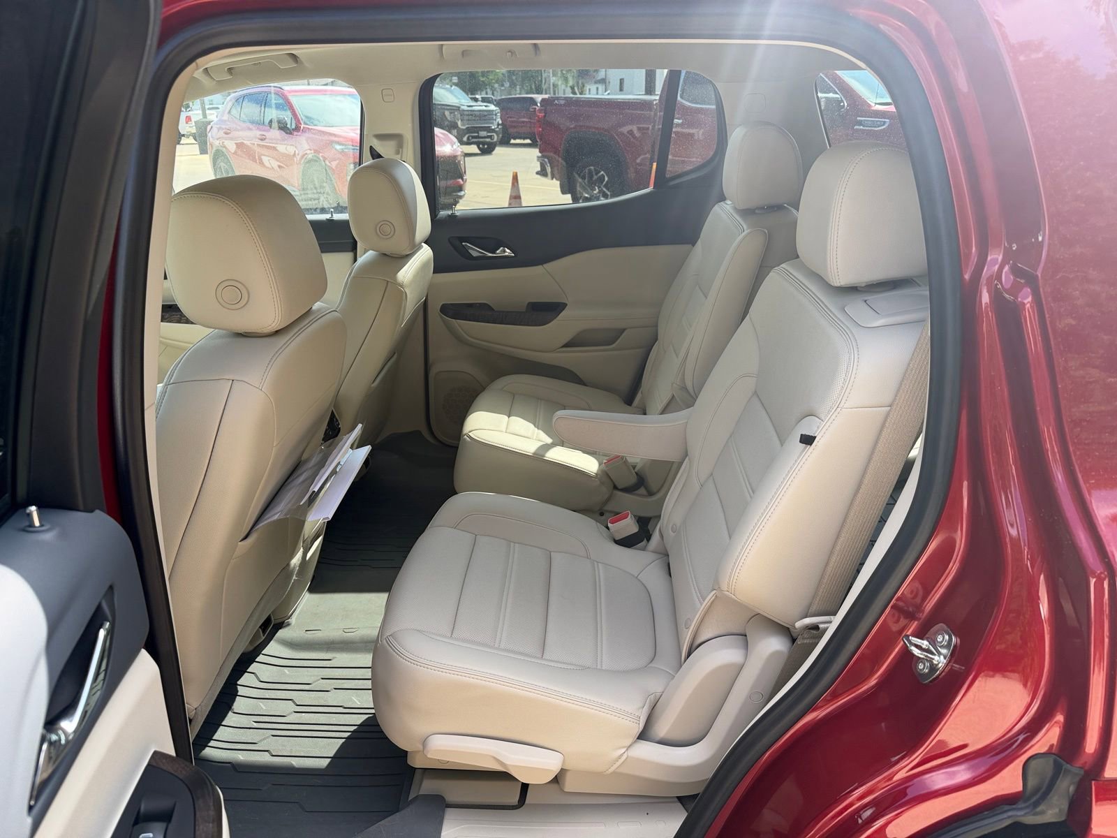 Used 2023 GMC Acadia Denali w/ Denali Ultimate Package AWD/4WD image 24