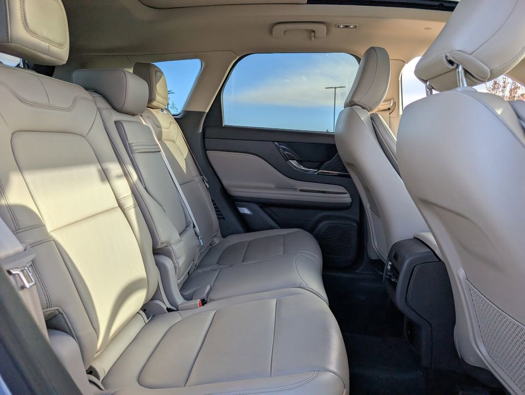 Used 2022 Lincoln Corsair AWD w/ Premium Package image 19