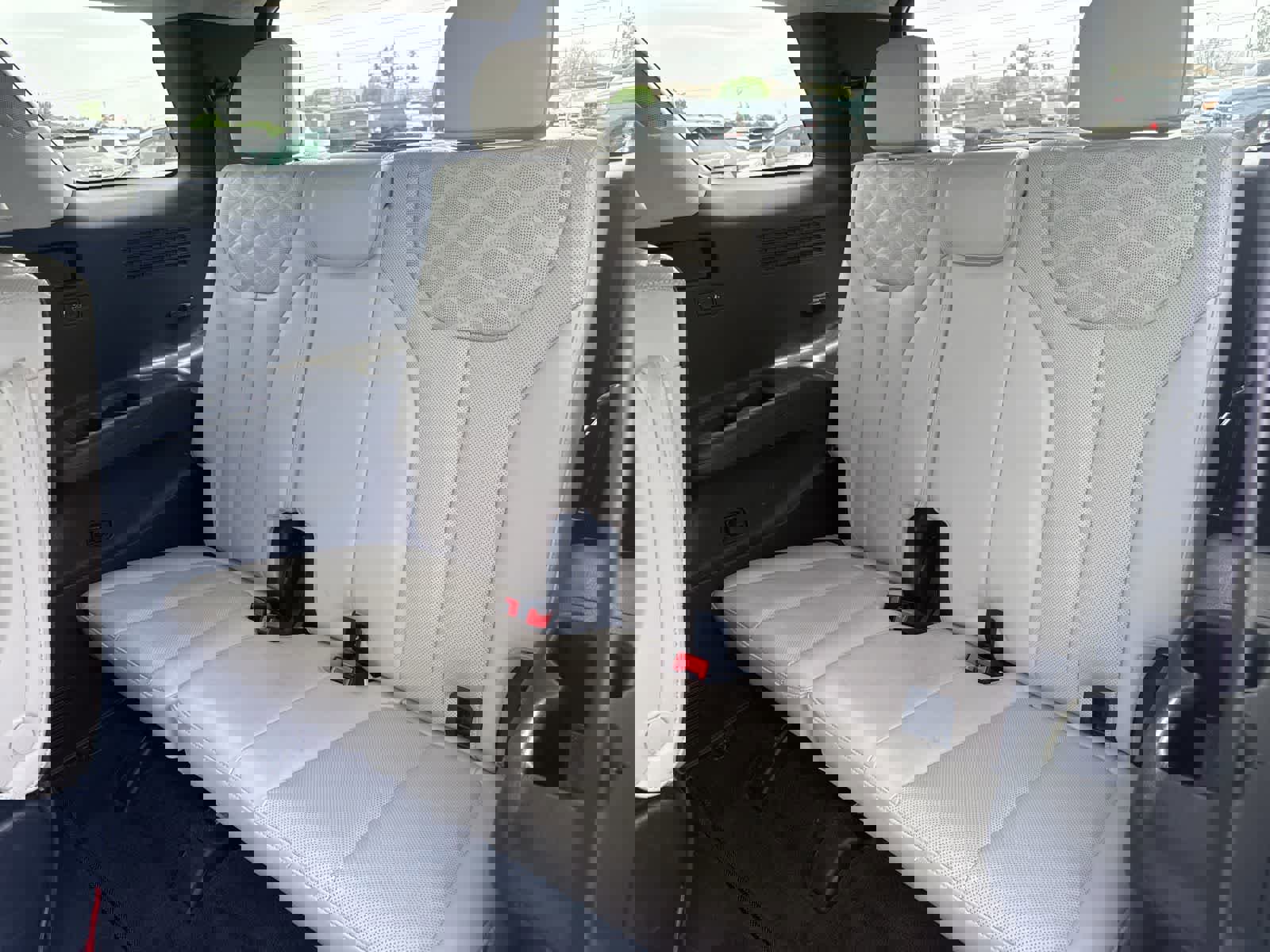 Used 2021 Hyundai Palisade Calligraphy image 16