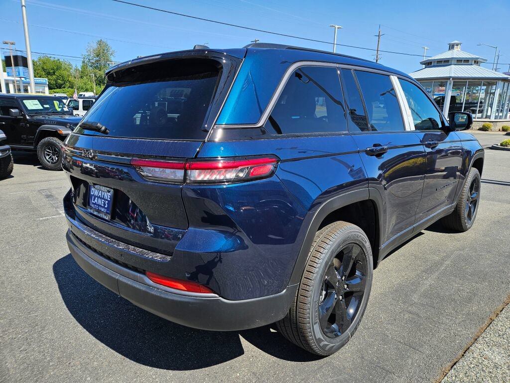 New 2026 Jeep Grand Cherokee Limited w/ Limited Altitude Package AWD/4WD image 5