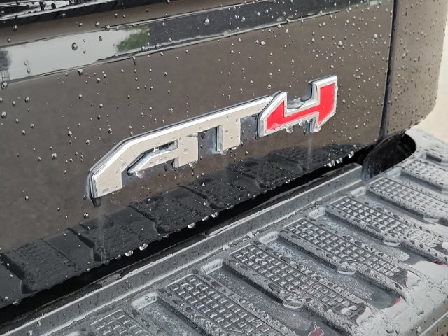 Used 2024 GMC Sierra 1500 AT4 w/ Technology Package AWD/4WD image 42