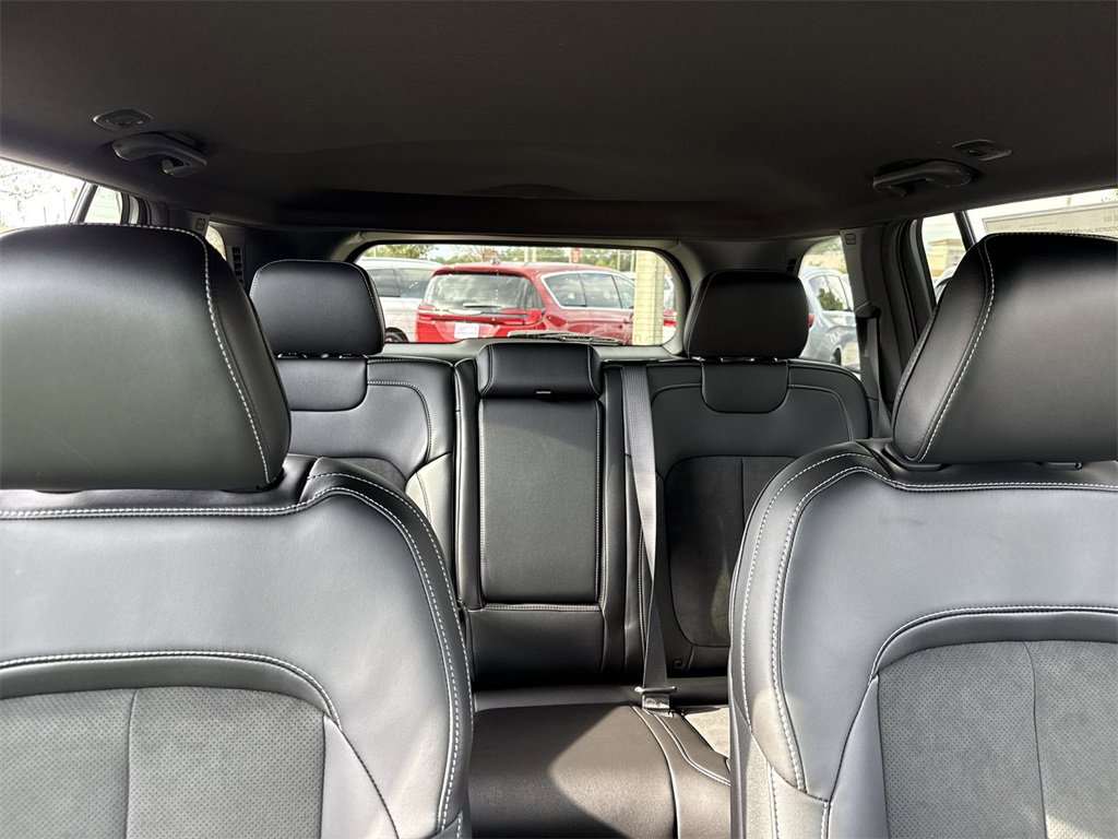 New 2025 Jeep Grand Cherokee Altitude image 27