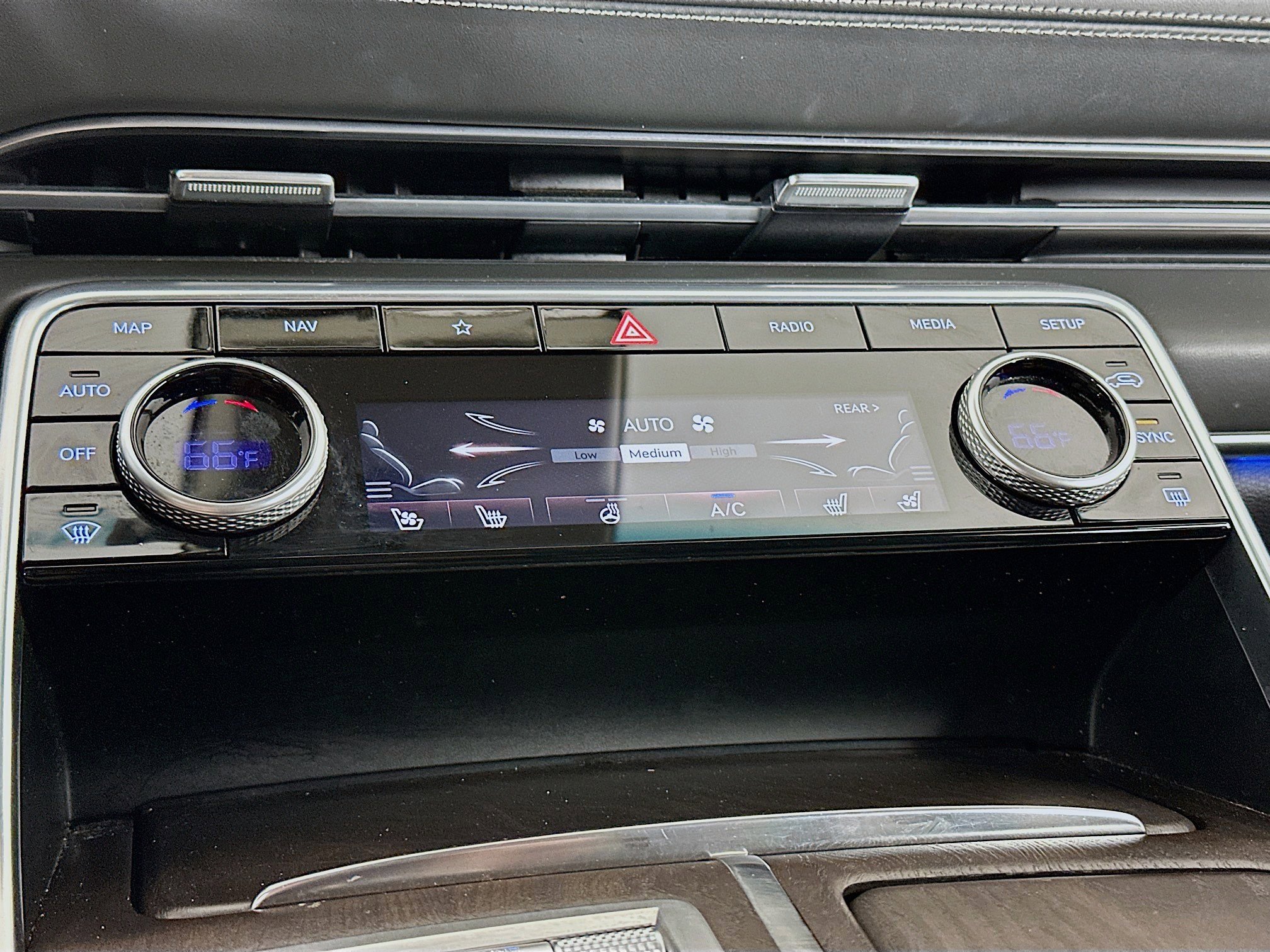 Used 2024 Genesis GV80 3.5T image 24