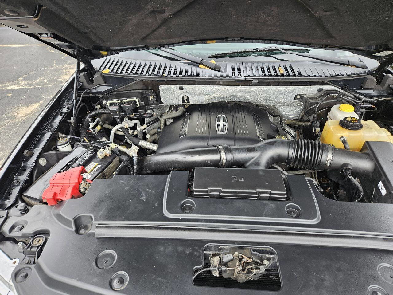 Used 2017 Lincoln Navigator L Reserve image 10