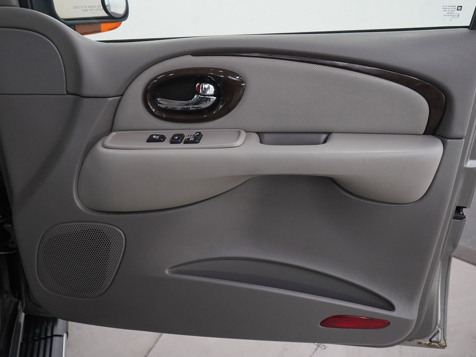 Used 2005 Buick Rainier CXL image 11