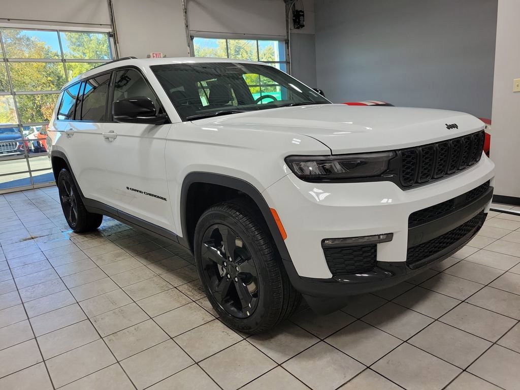 New 2025 Jeep Grand Cherokee L Limited w/ Black Appearance Package image 2