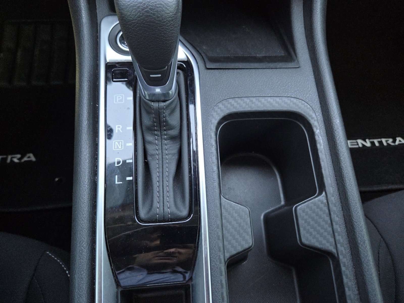 Used 2025 Nissan Sentra SV w/ Trunk Package image 33