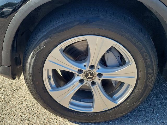 Used 2017 Mercedes-Benz GLC 300 4MATIC image 11