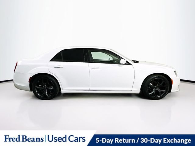 Used 2022 Chrysler 300 Touring L w/ Popular Equipment Group image 8