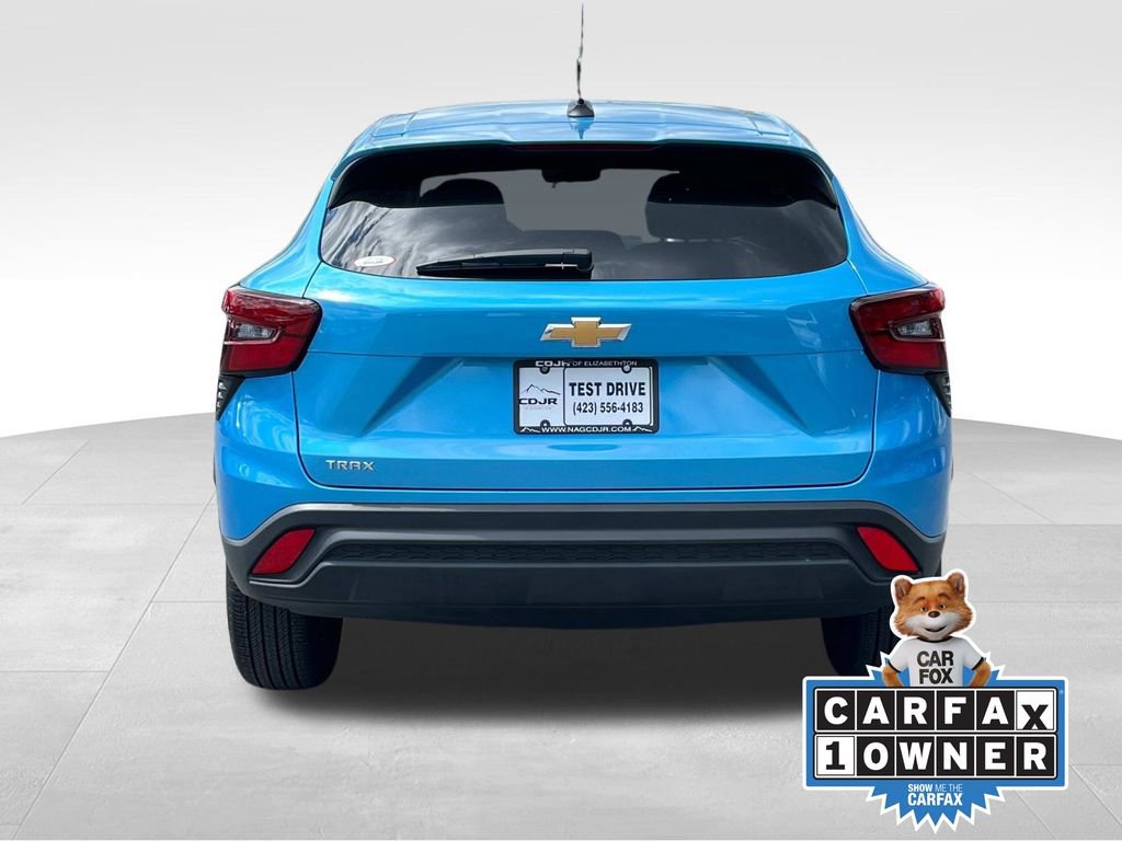 Used 2025 Chevrolet Trax LS image 4