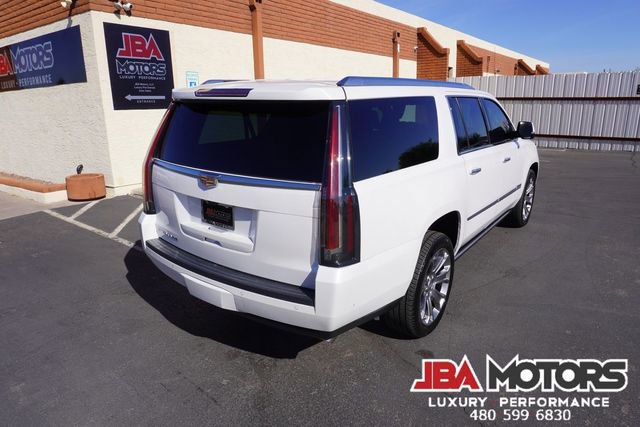 Used 2020 Cadillac Escalade ESV Platinum image 44
