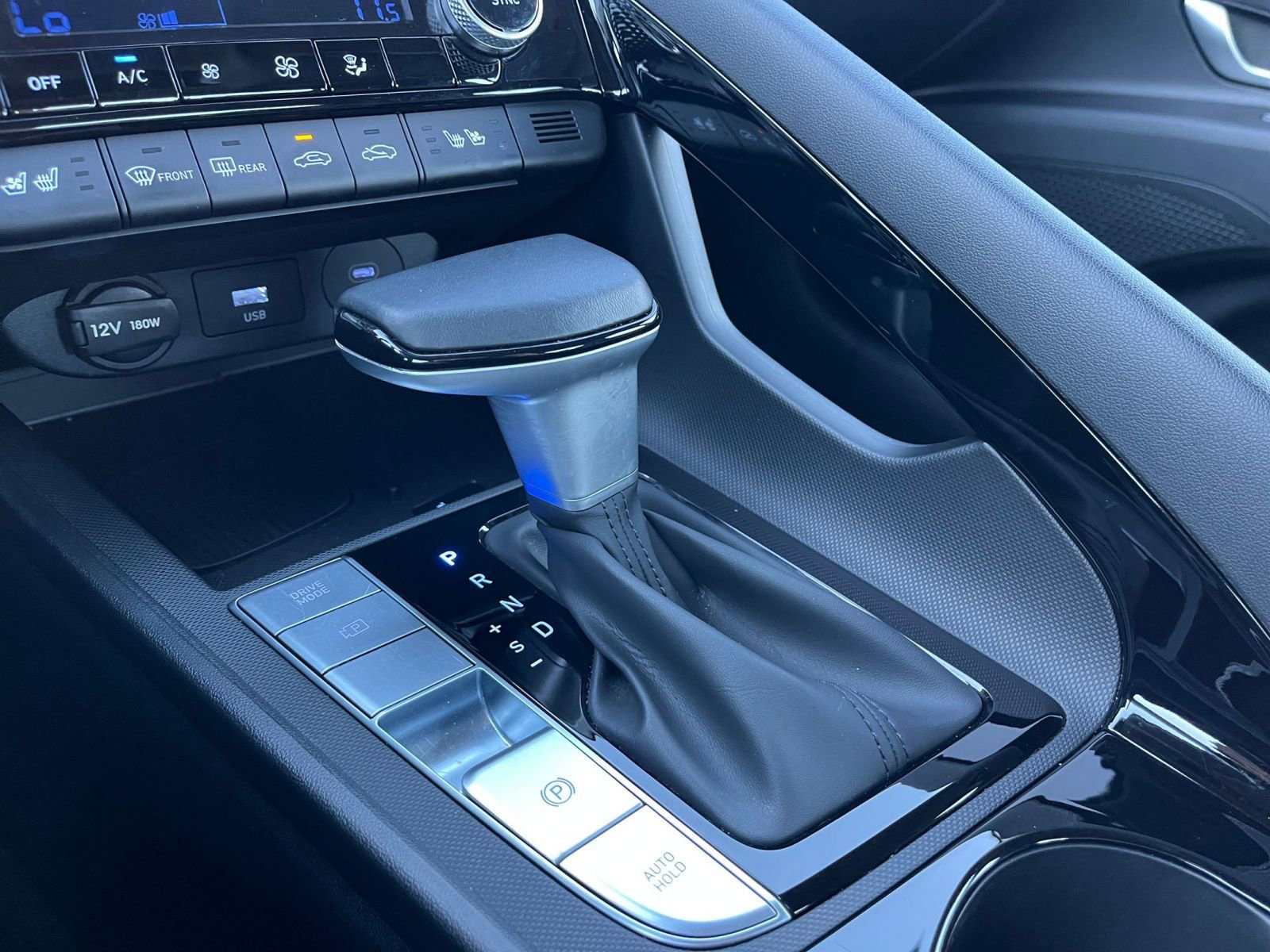 Used 2025 Hyundai Elantra Limited image 42