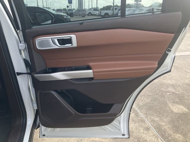 Used 2022 Ford Explorer King Ranch w/ Technology Package AWD/4WD image 17