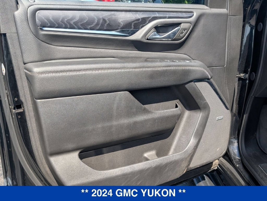 Used 2024 GMC Yukon Denali w/ Advanced Technology Package AWD/4WD image 15