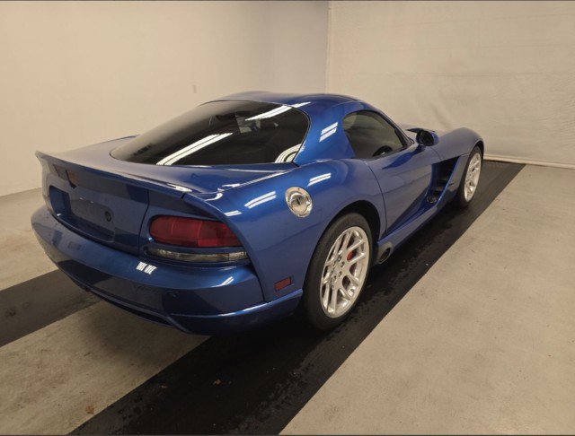 Used 2006 Dodge Viper SRT-10 image 2