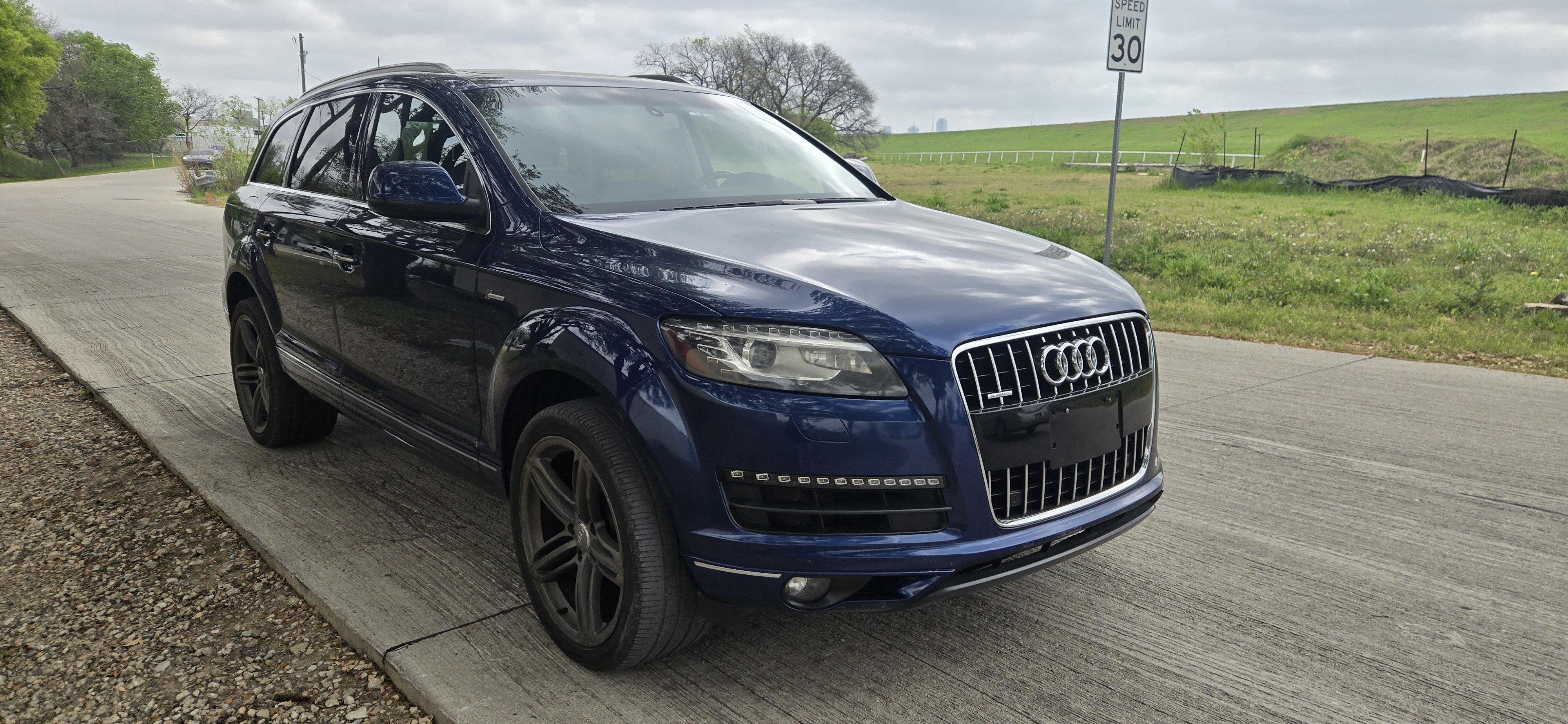 Used 2015 Audi Q7 3.0T Premium Plus w/ Premium Plus Package AWD/4WD image 12